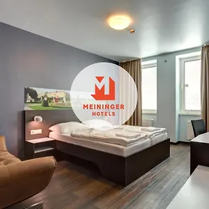 Meininger Downtown Sissi Отель